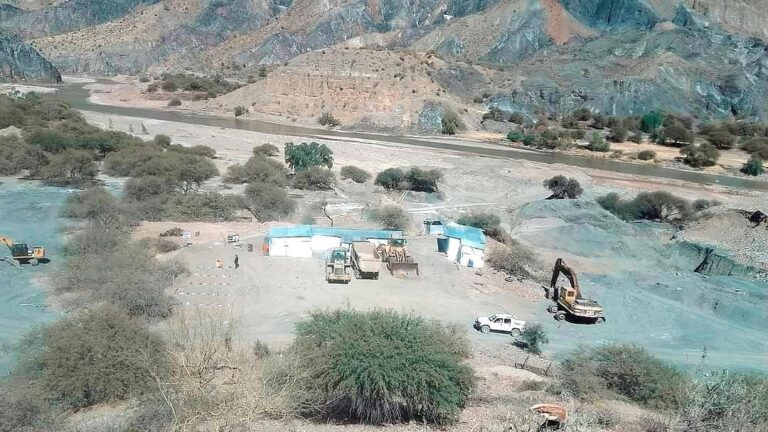 Zona de extracción ilegal de oro, sector de K’uchu Pujru de la comunidad de Molle Aguada. Fuente. Segunda inspección al área de Molle Aguada.